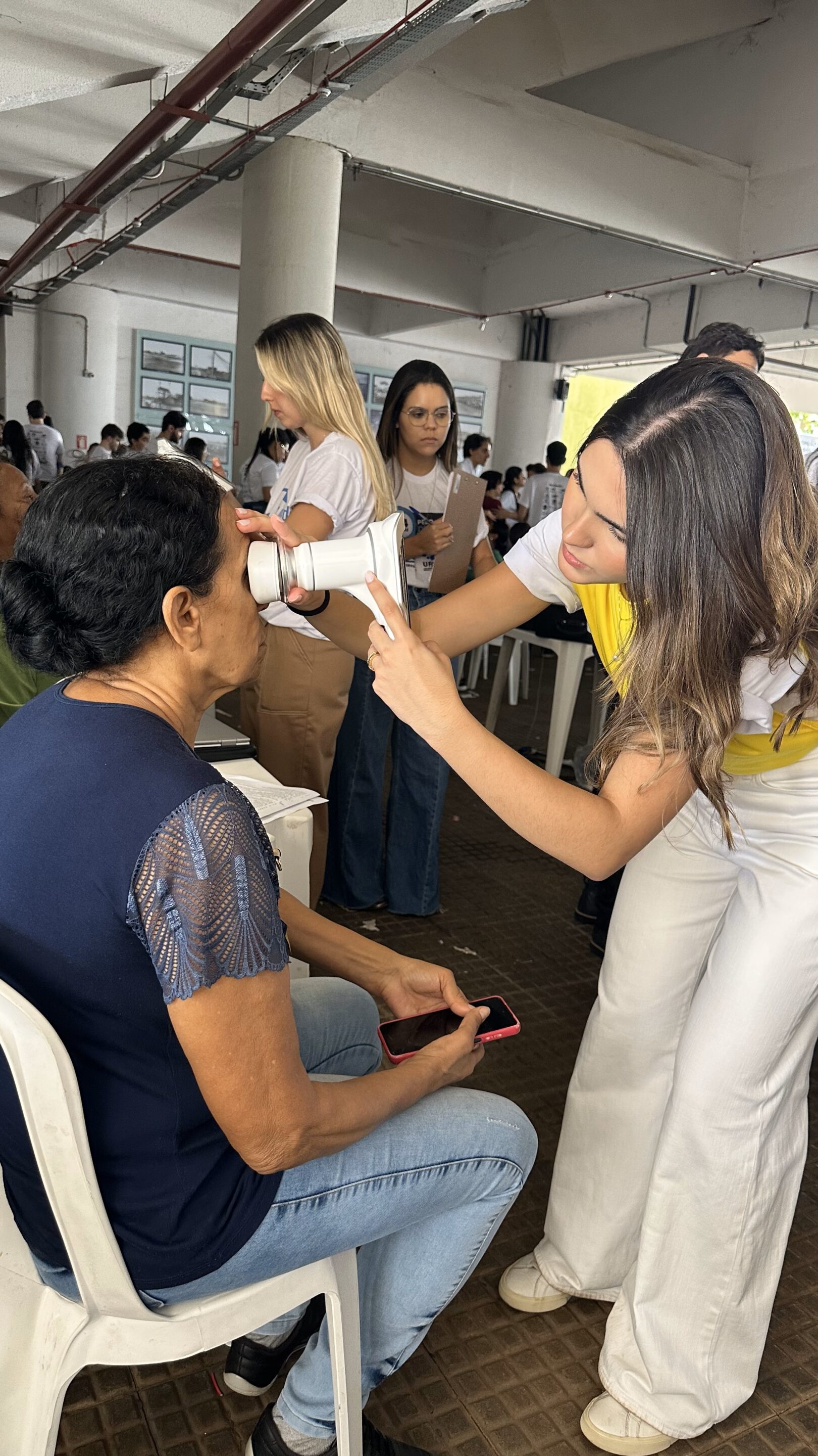 Img Exame Eyer Paciente Mutirao Diabetes Laoz De Olhos Para O Futuro 3